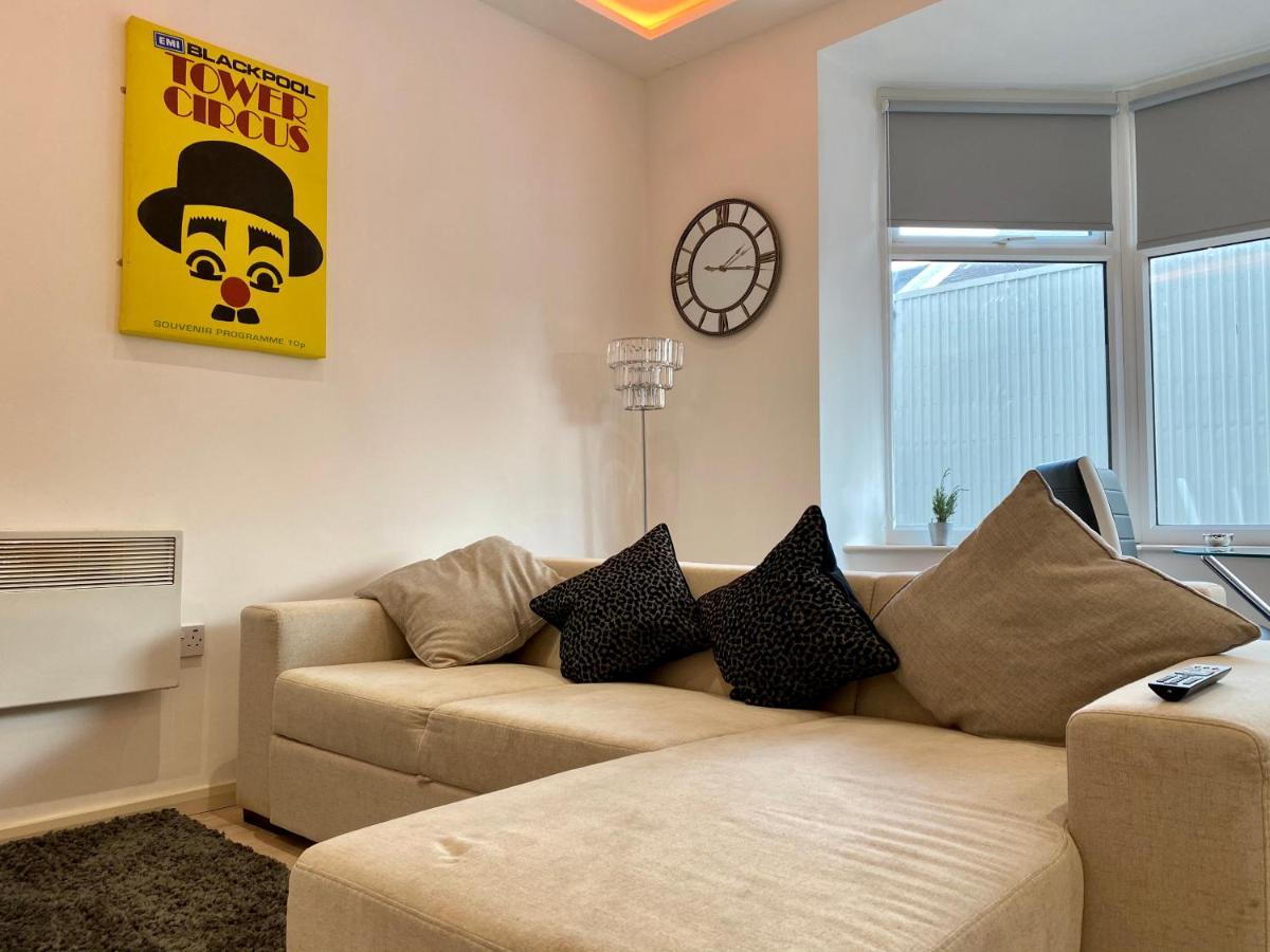 Princess Theatre Beach View Apartments By Blackpool Service Apartments Extérieur photo